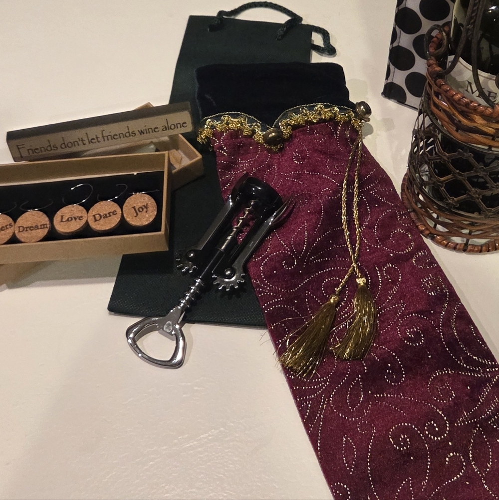 Wine/Bottle Totes Bundle & More: For gift giving anytime!
